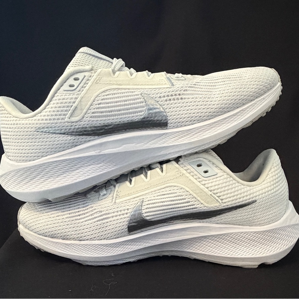 Nike Zoom Winflo Lightweight Running Shoe Women’s Size 7.5 Pre-owned - Picture 3 of 8